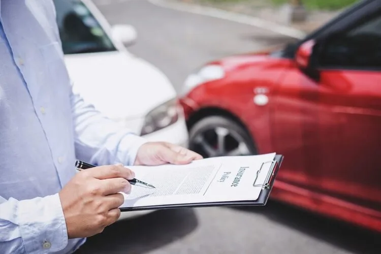 Should You Accept the First Settlement Offer After a Car Accident in Atlanta