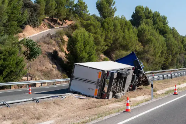 How Are Fault and Liability Determined in Jackknife Accidents?