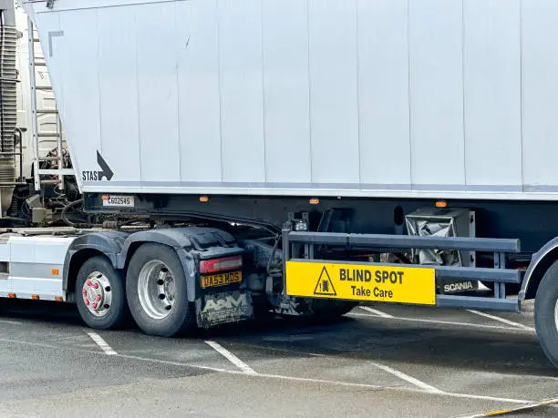 4 Truck Blind Spots That Can Cause Serious Road Accidents